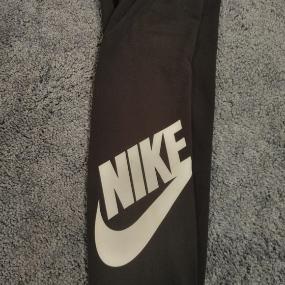 Nike Black and White Leggings Athletic Wear, Size Small - Picture 6 of 7